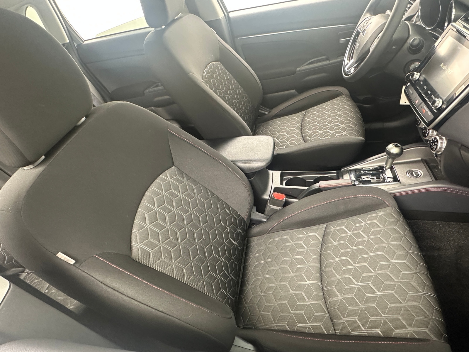 Thumbnail: 2024 Mitsubishi Outlander Sport - 2