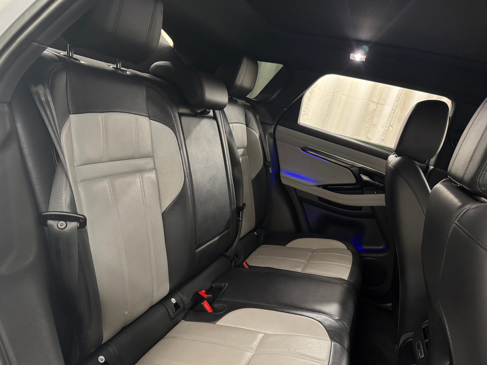 Thumbnail: 2020 Land Rover Range Rover Evoque - 5