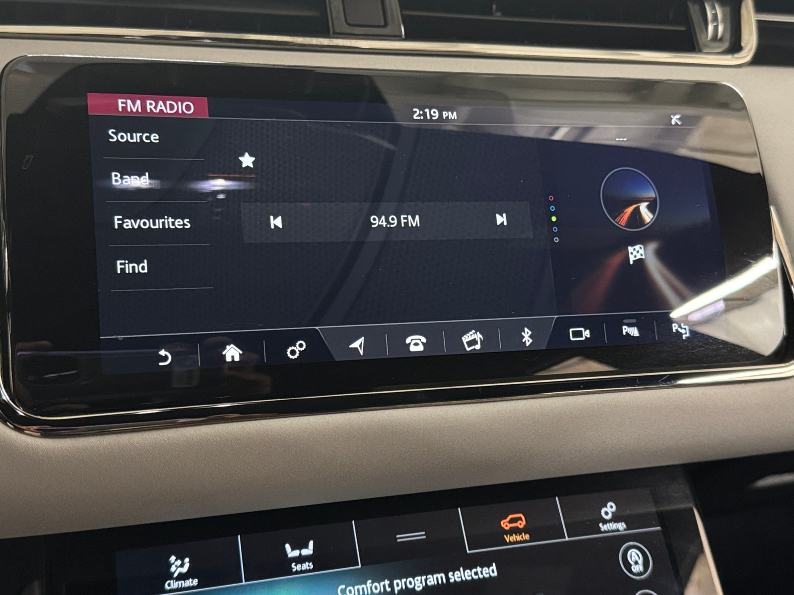 Thumbnail: 2020 Land Rover Range Rover Evoque - 3