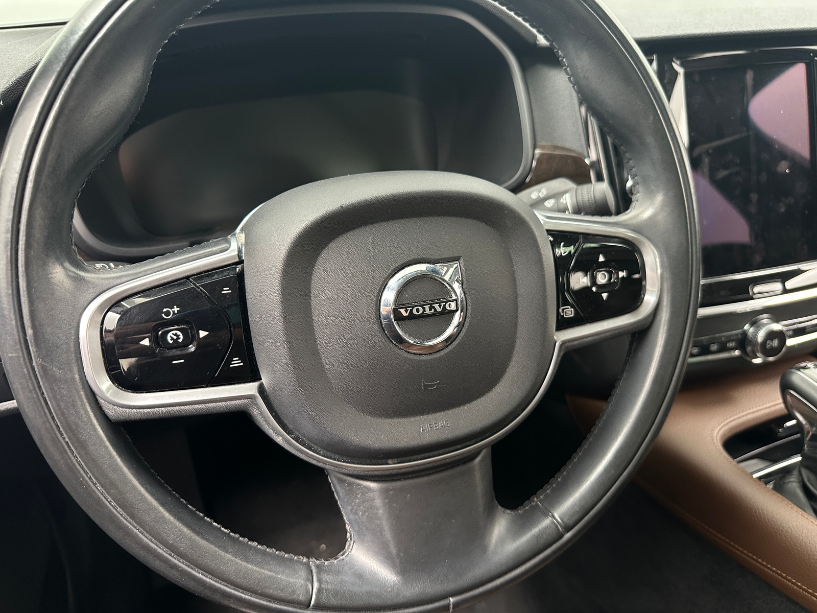 Thumbnail: 2018 Volvo S90 - 4