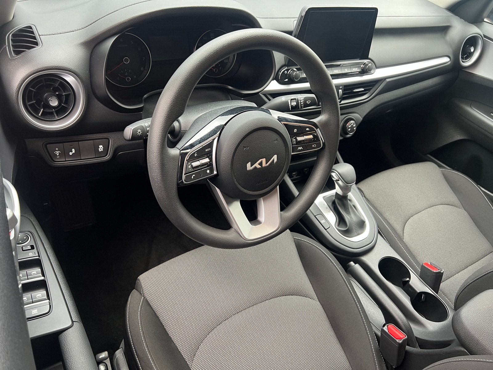 Thumbnail: 2024 Kia Forte - 3