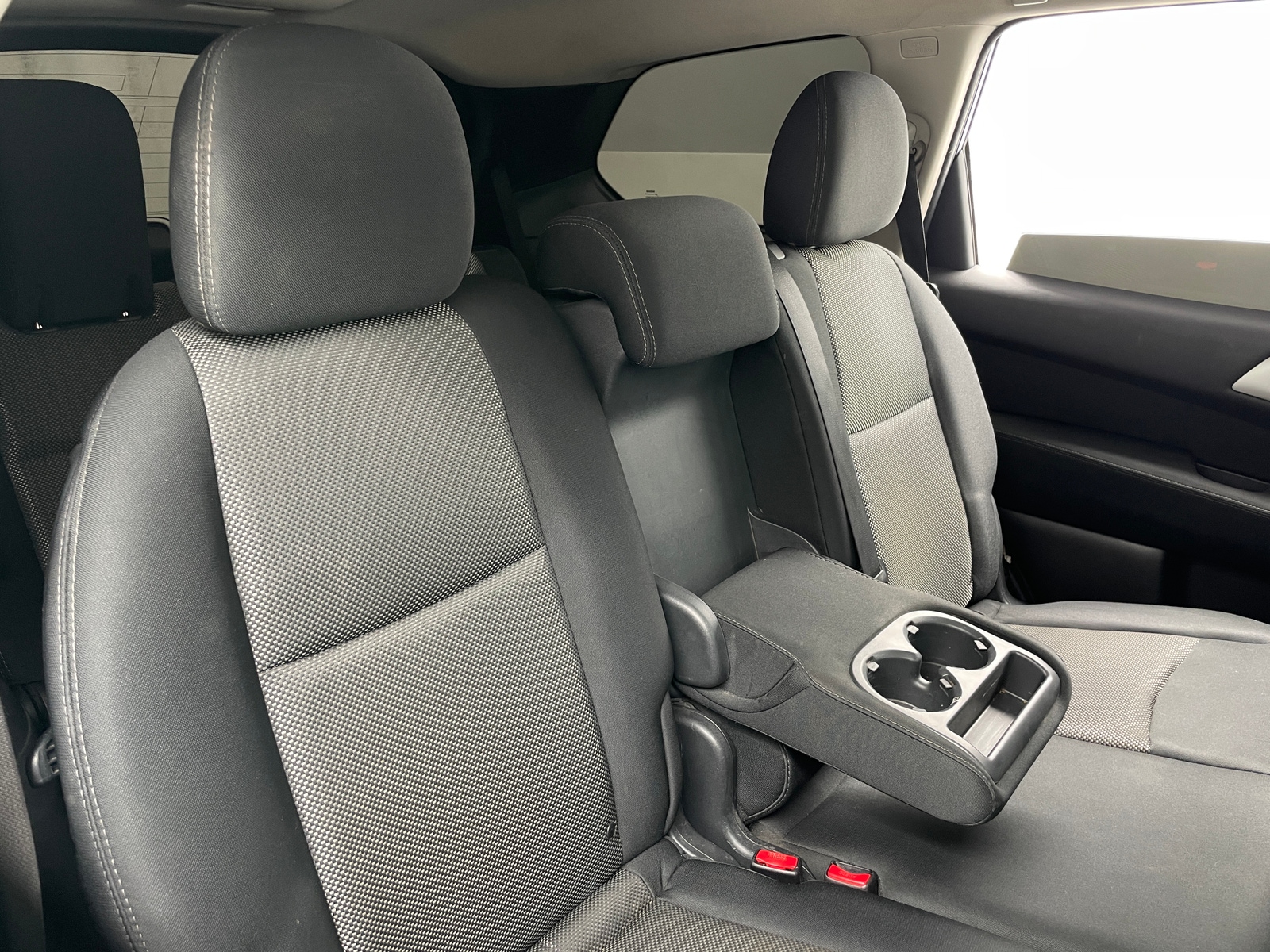 Thumbnail: 2017 Nissan Pathfinder - 6