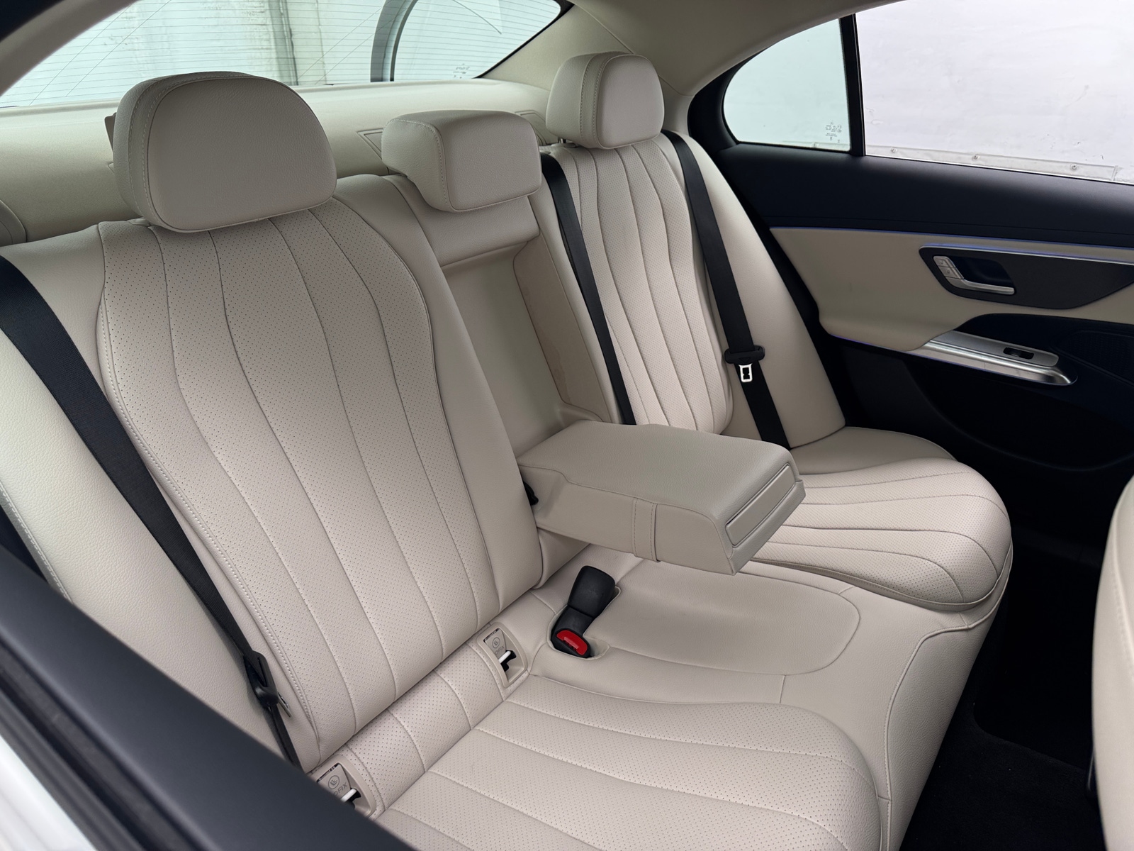 Thumbnail: 2025 Mercedes-Benz E-Class - 5