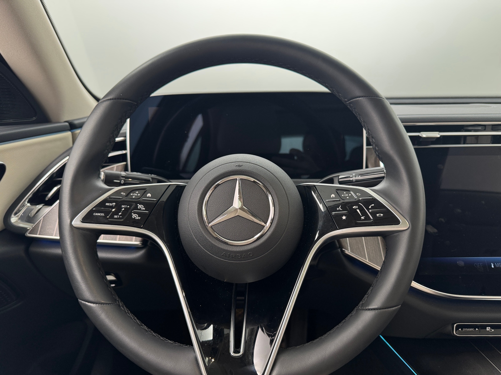 Thumbnail: 2025 Mercedes-Benz E-Class - 4