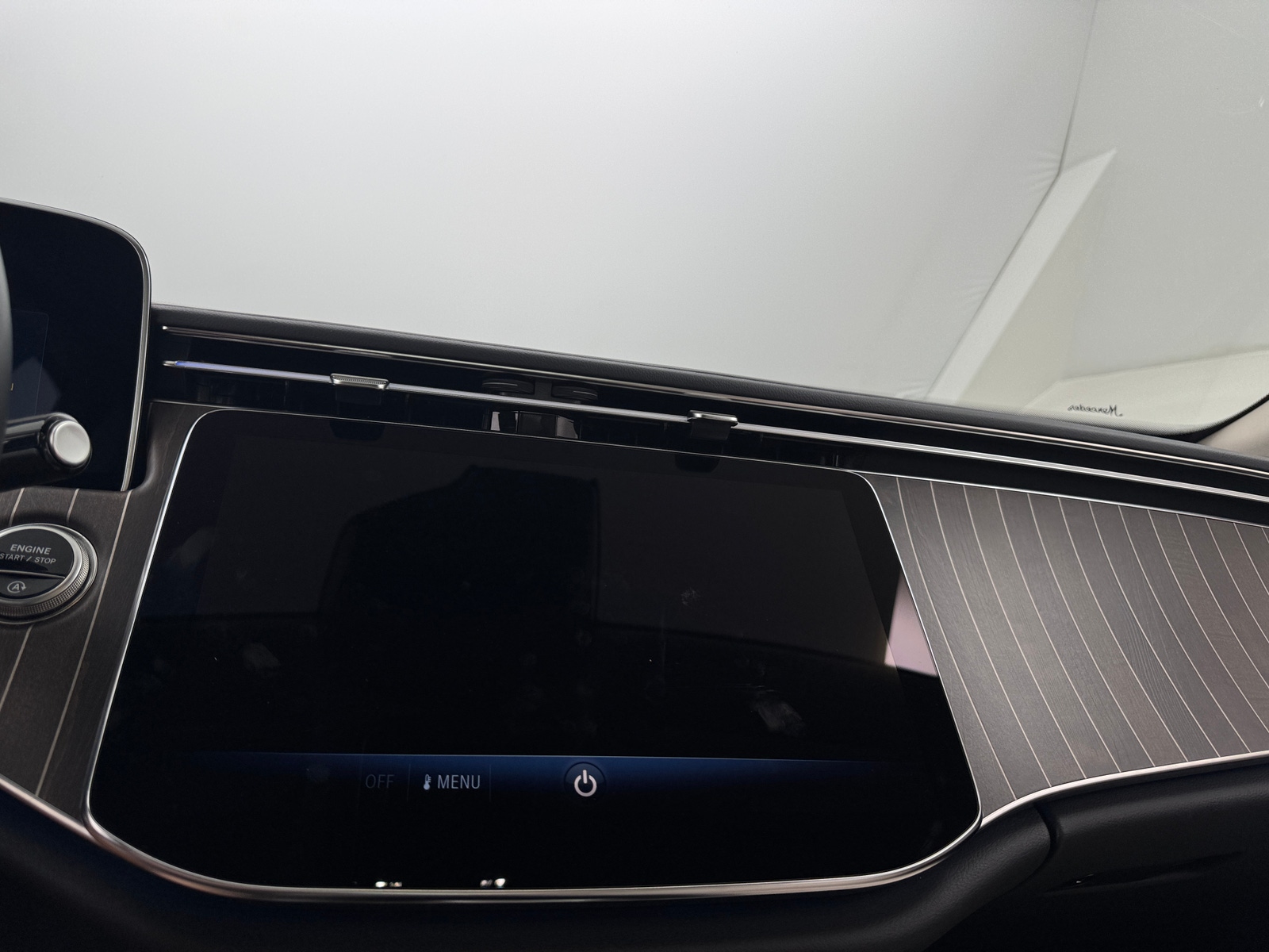 Thumbnail: 2025 Mercedes-Benz E-Class - 3