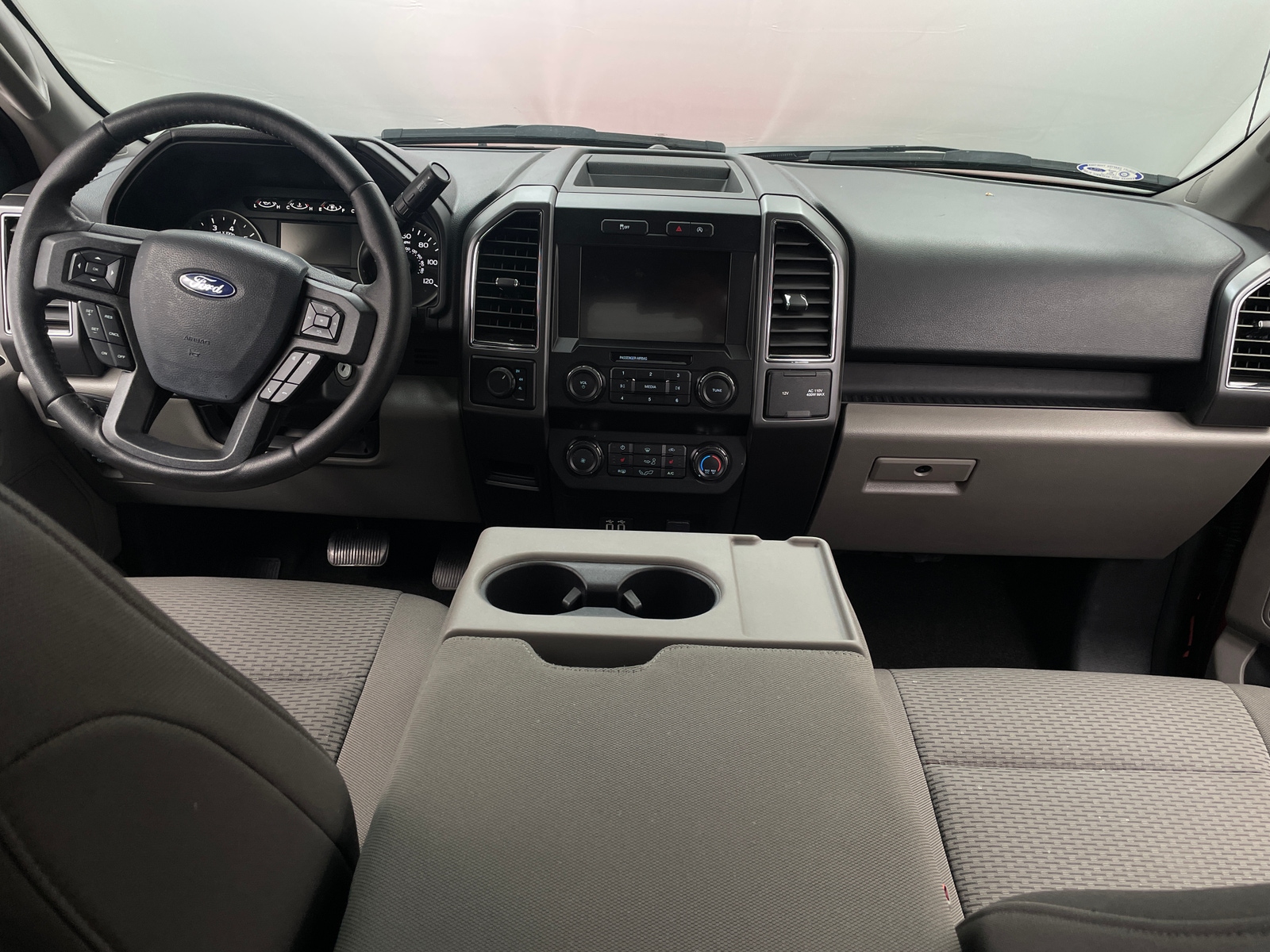 Thumbnail: 2019 Ford Econoline - 3