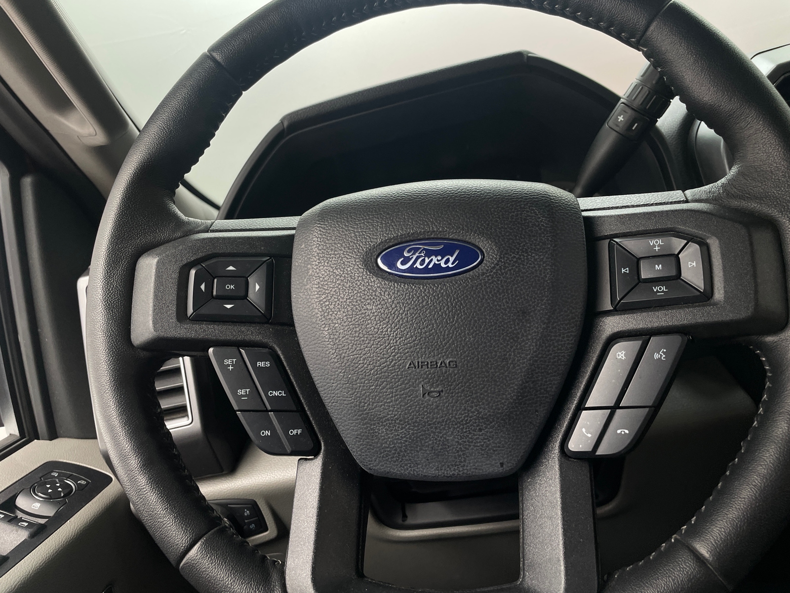 Thumbnail: 2019 Ford Econoline - 5