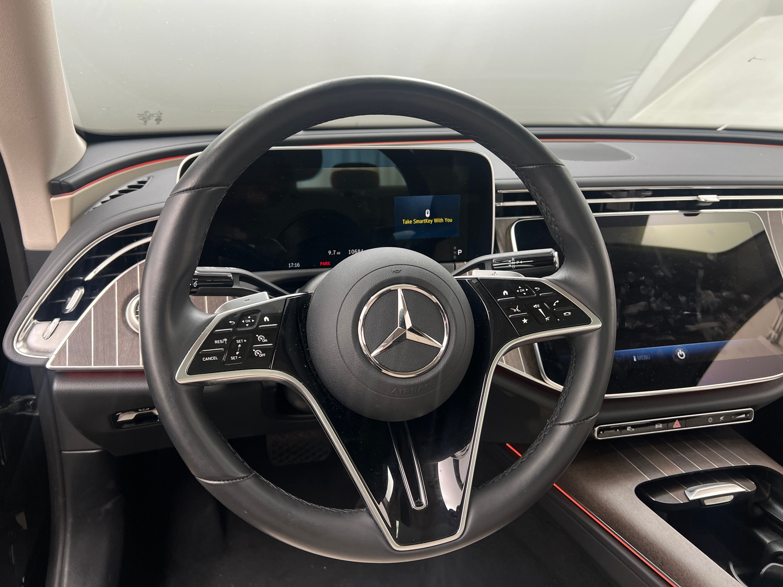 Thumbnail: 2025 Mercedes-Benz E-Class - 4