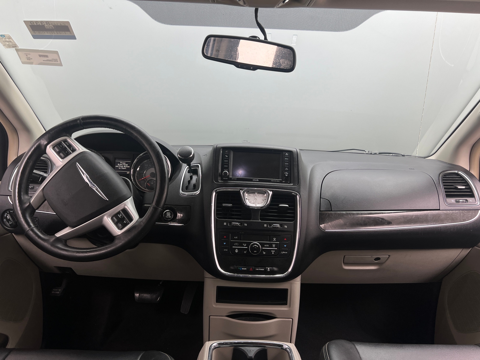 Thumbnail: 2016 Chrysler Town & Country - 2