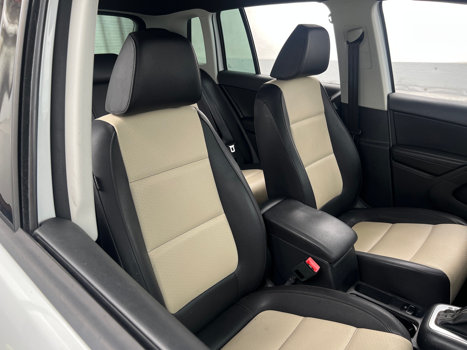 Thumbnail: 2016 Volkswagen Tiguan - 2