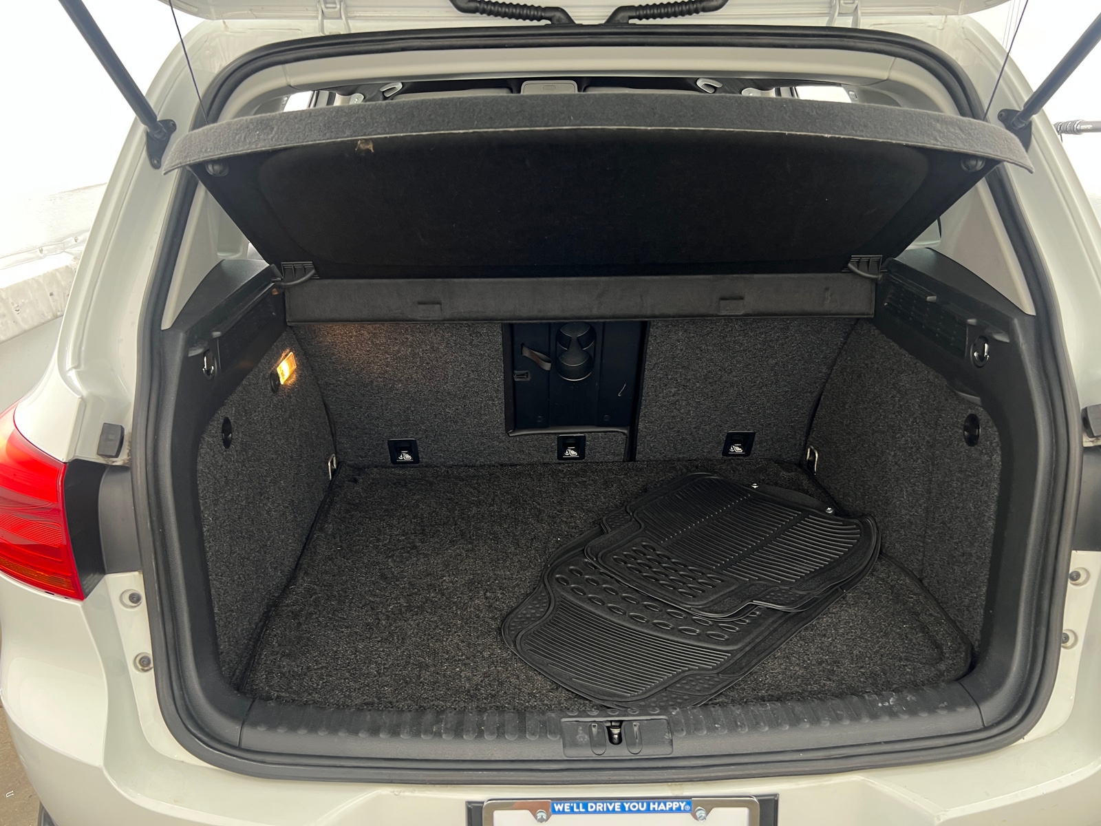 Thumbnail: 2016 Volkswagen Tiguan - 7