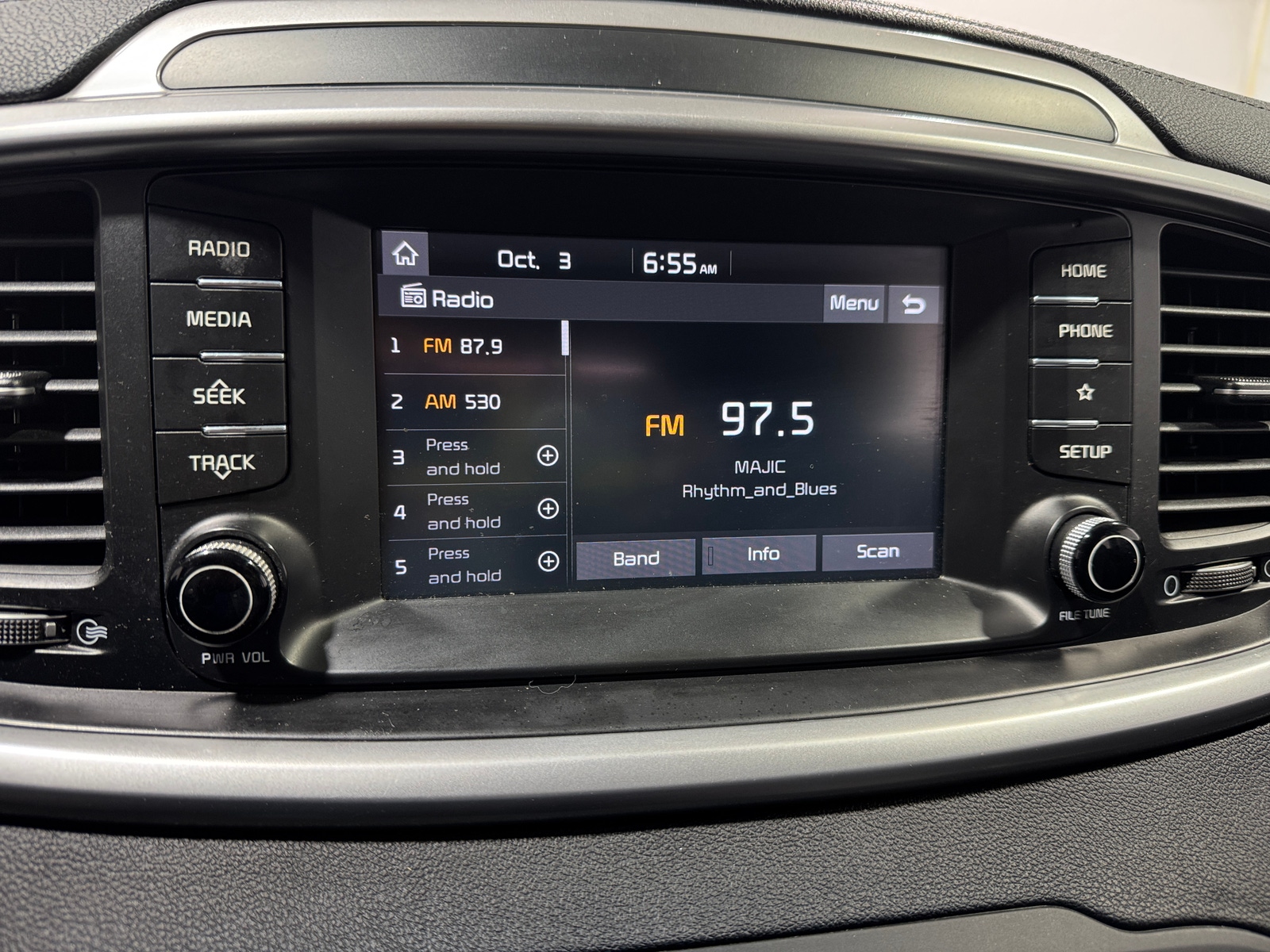 Thumbnail: 2019 Kia Sorento - 4