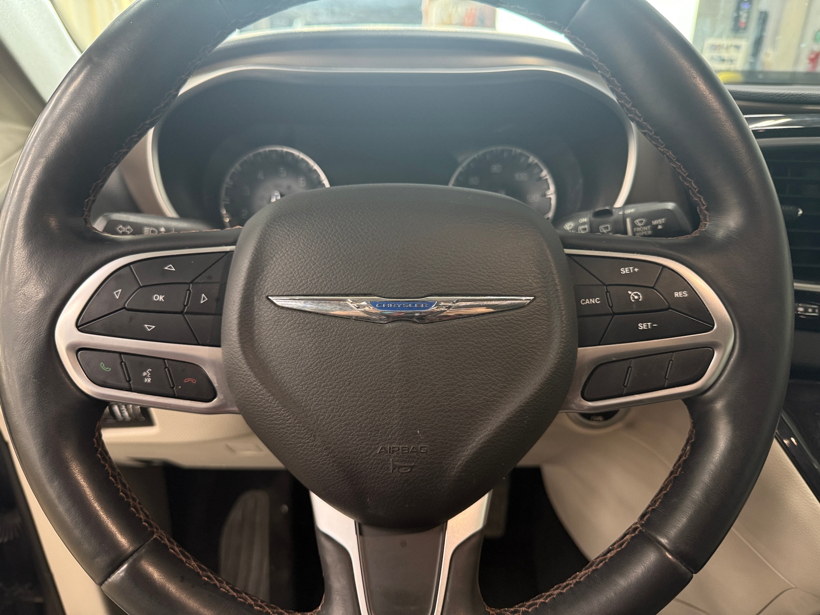 Thumbnail: 2018 Chrysler Pacifica - 4