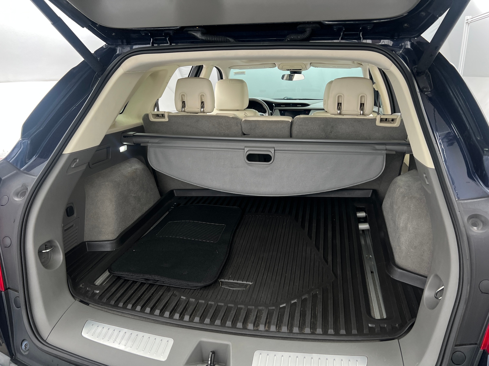 Thumbnail: 2017 Cadillac XT5 - 6