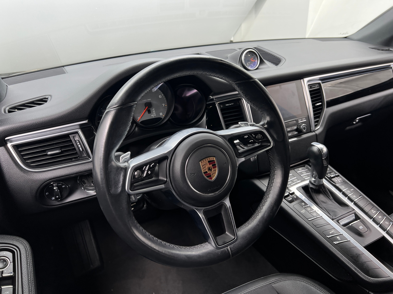 Thumbnail: 2017 Porsche Macan - 4