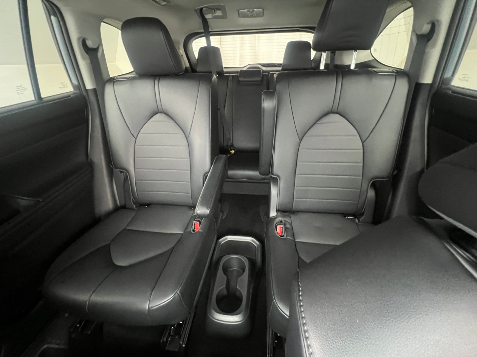 Thumbnail: 2022 Toyota Highlander - 5