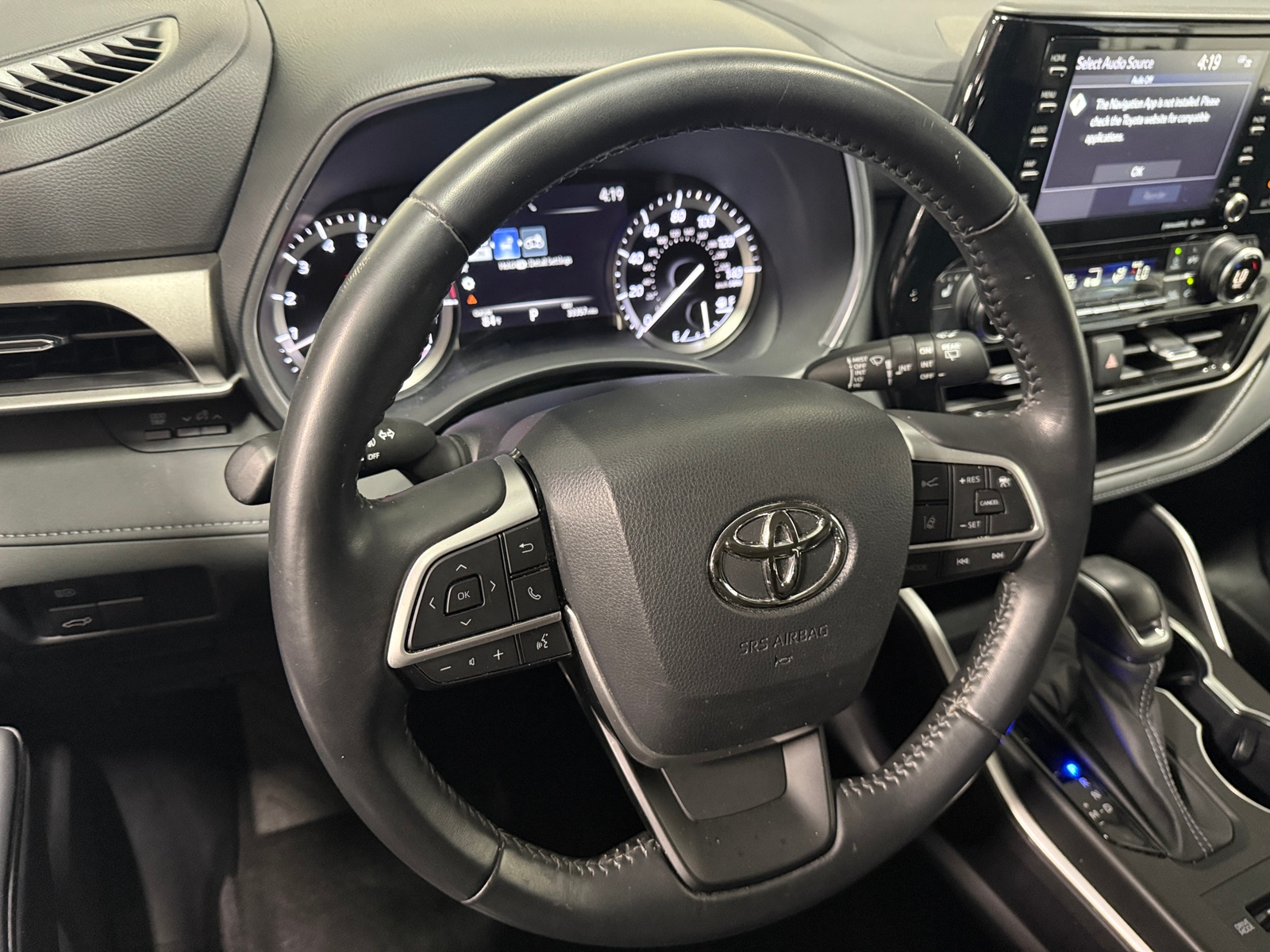 Thumbnail: 2022 Toyota Highlander - 4