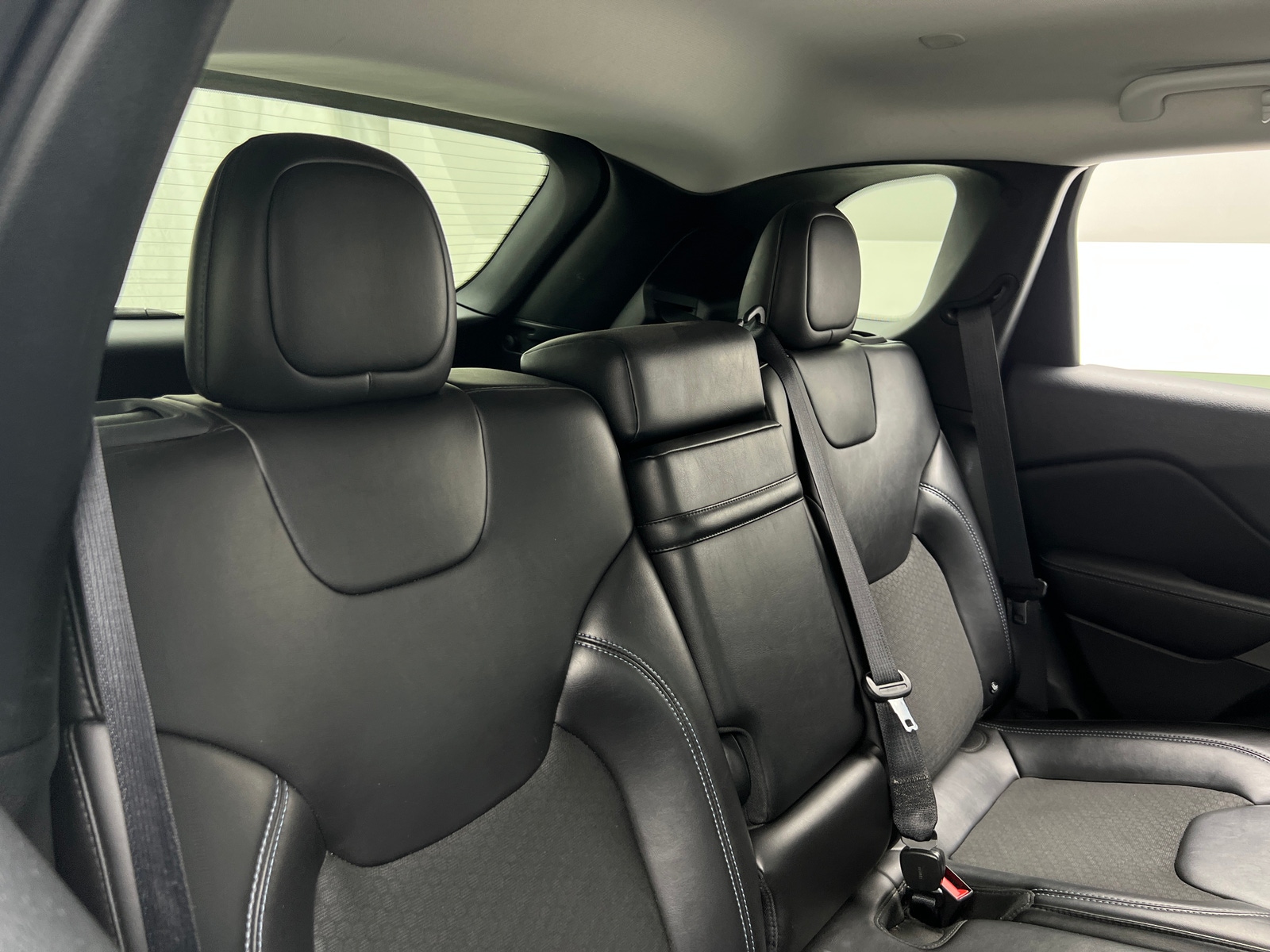 Thumbnail: 2019 Jeep Cherokee - 5