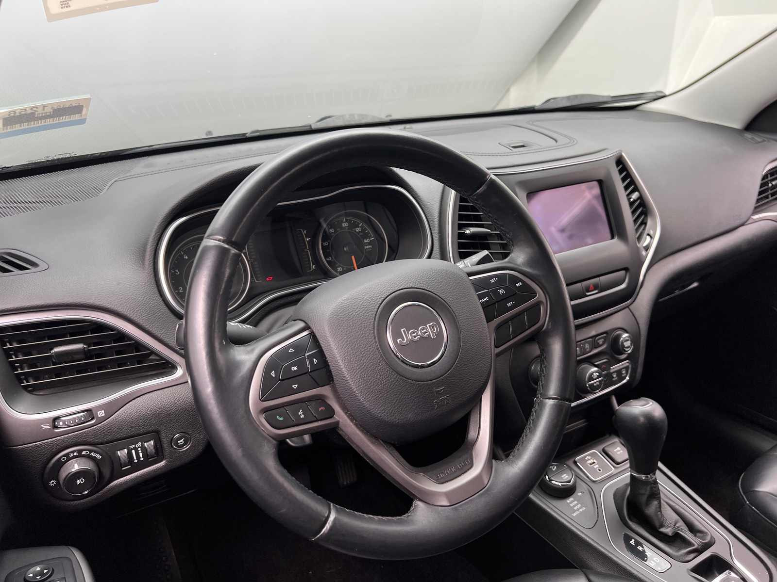 Thumbnail: 2019 Jeep Cherokee - 4