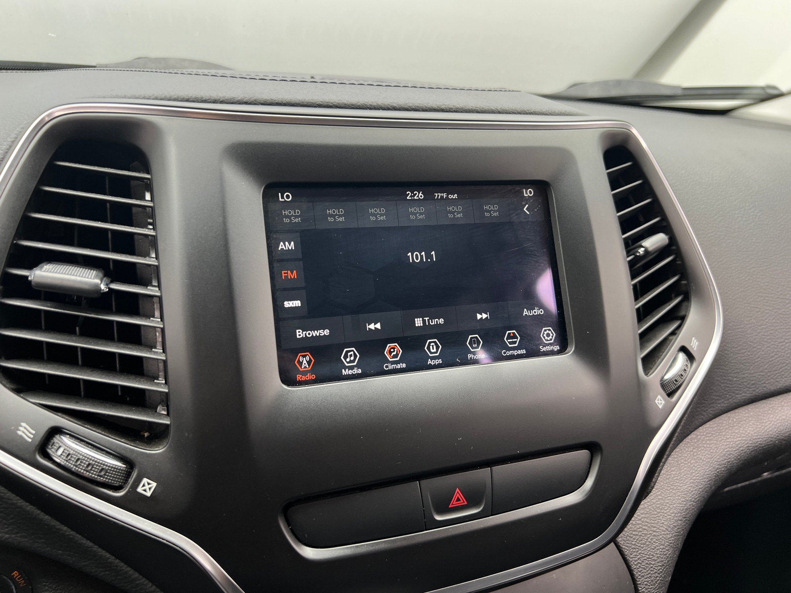Thumbnail: 2019 Jeep Cherokee - 3
