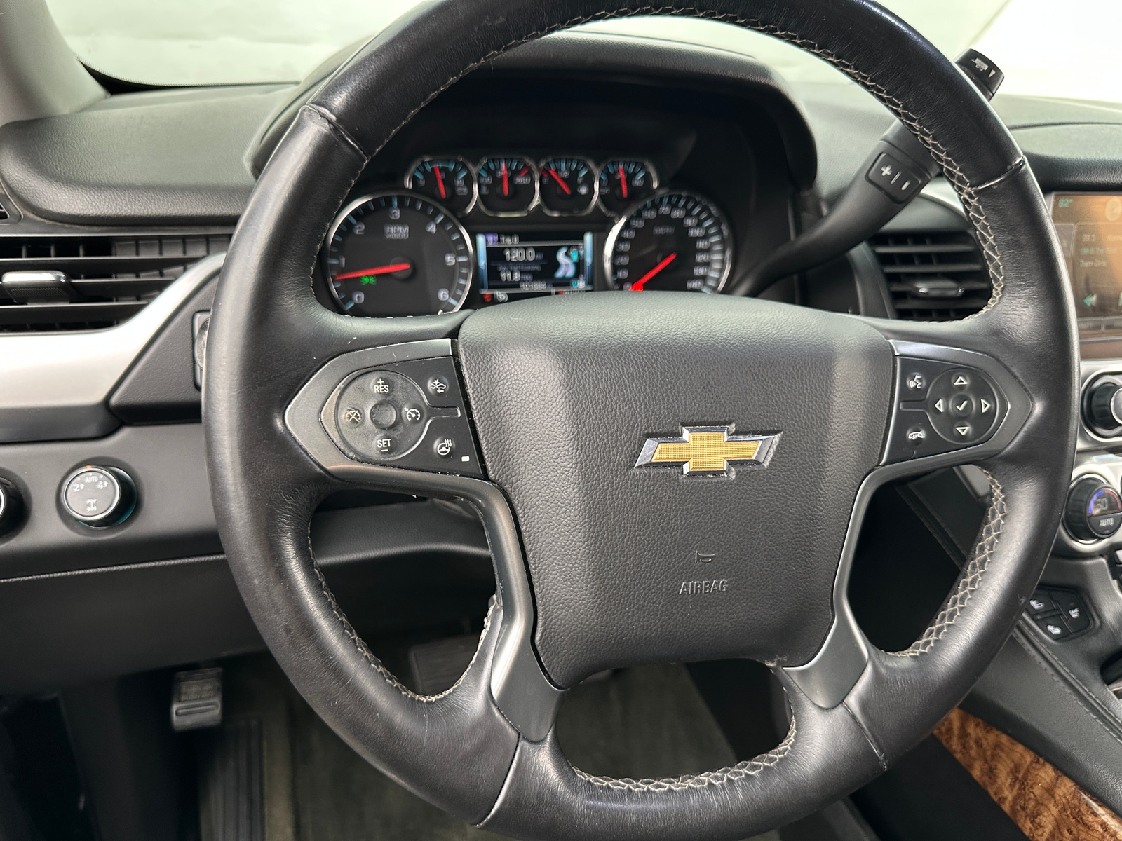 Thumbnail: 2015 Chevrolet Suburban - 4