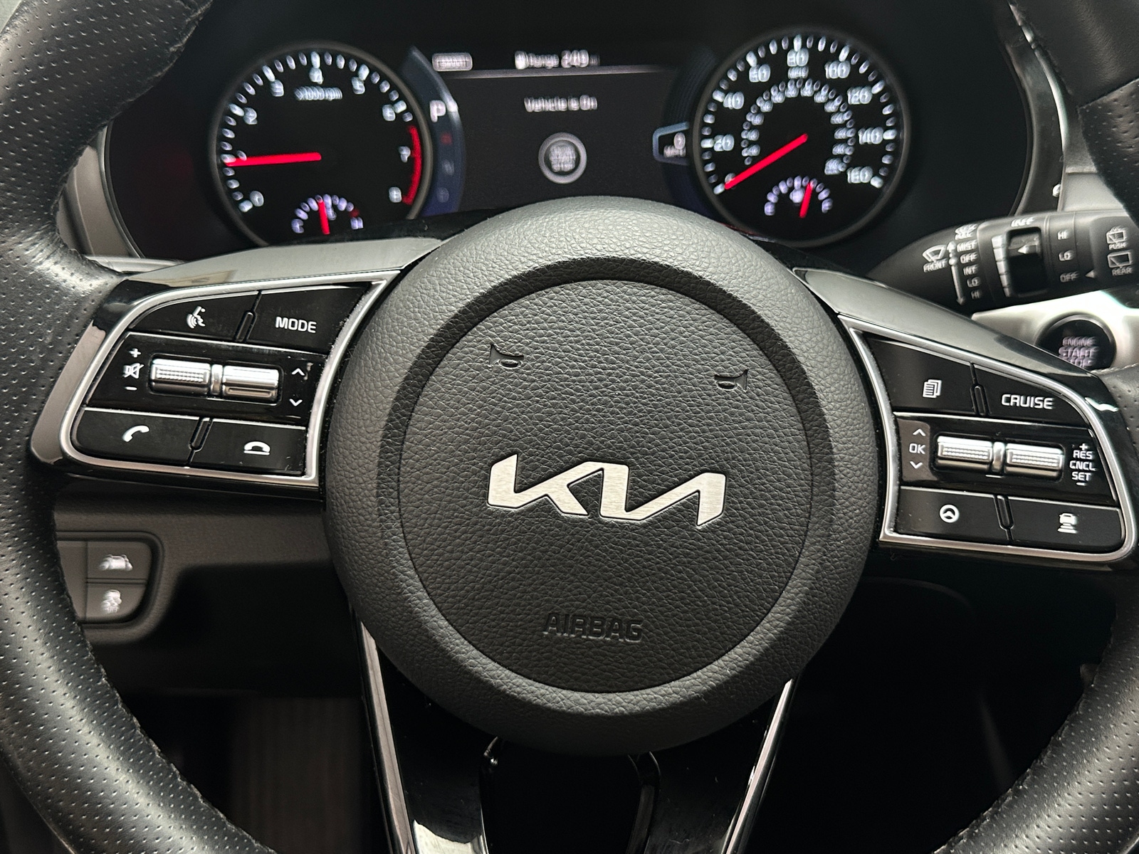 Thumbnail: 2023 Kia Seltos - 4