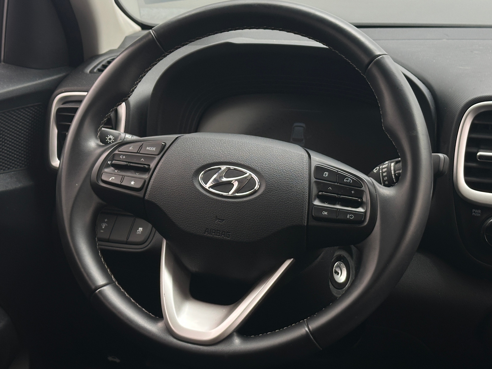 Thumbnail: 2023 Hyundai Venue - 5