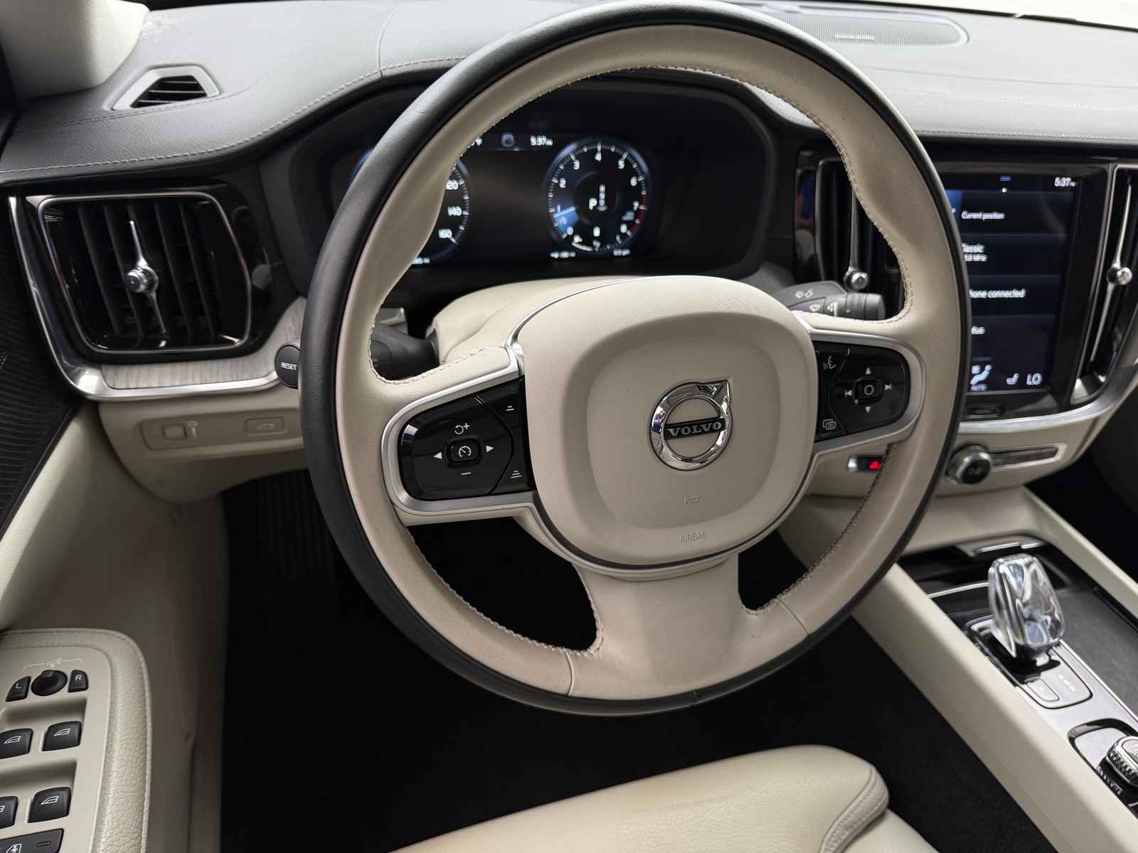 Thumbnail: 2022 Volvo S60 - 4