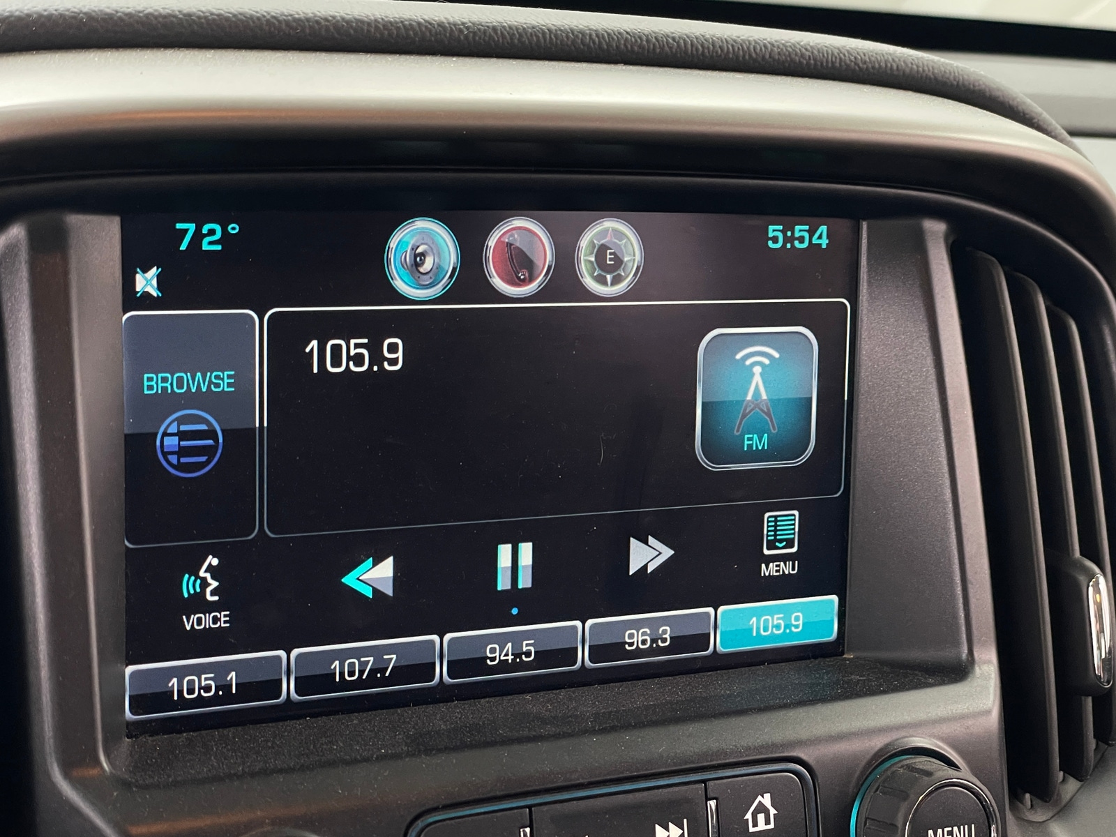 Thumbnail: 2015 Chevrolet Colorado - 3