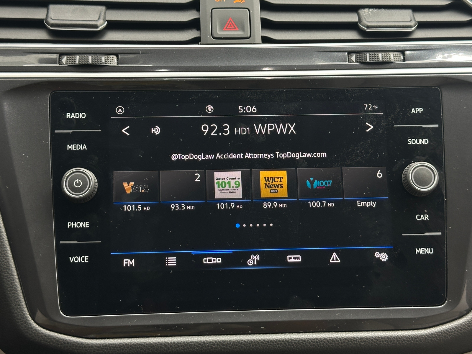 Thumbnail: 2024 Volkswagen Tiguan - 3