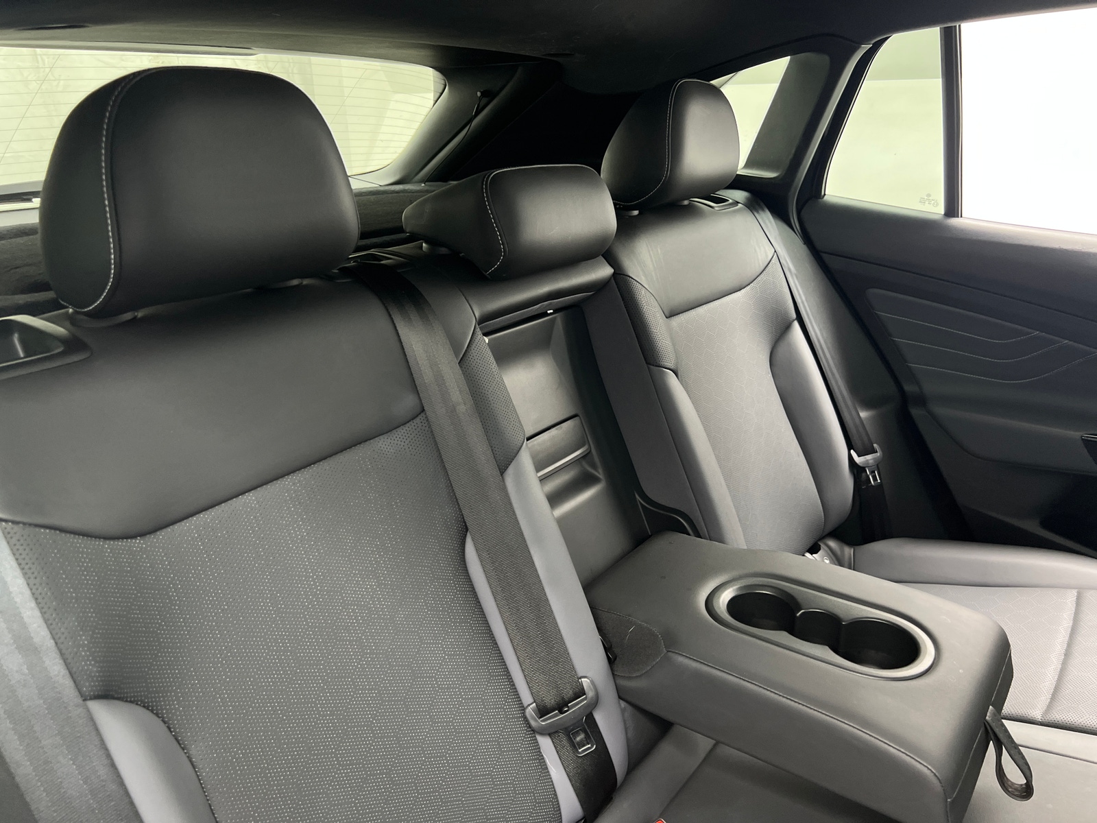 Thumbnail: 2023 Volkswagen ID.4 - 5