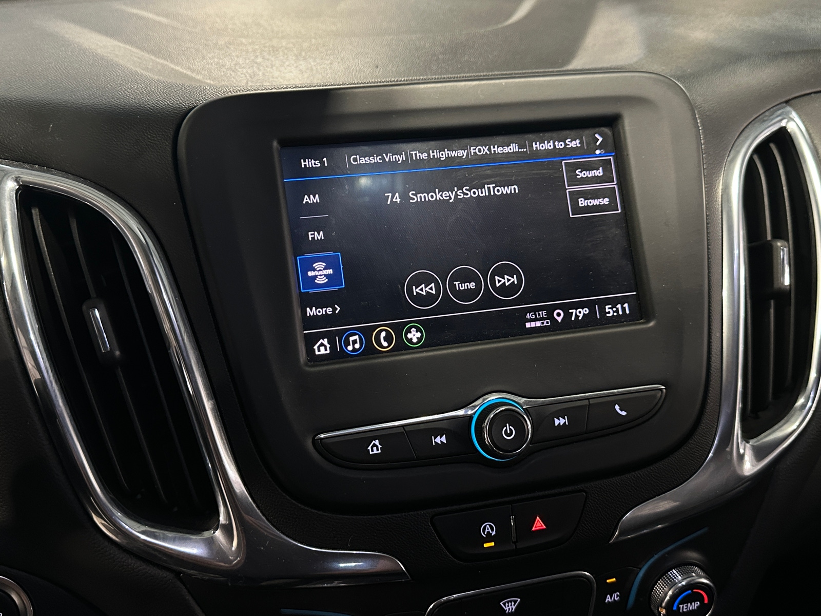 Thumbnail: 2022 Chevrolet Equinox - 4