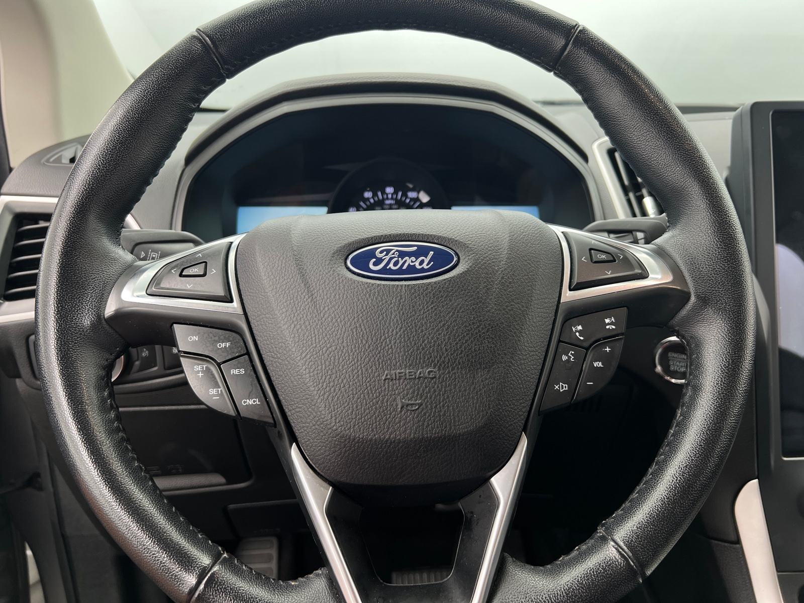 Thumbnail: 2023 Ford Edge - 4