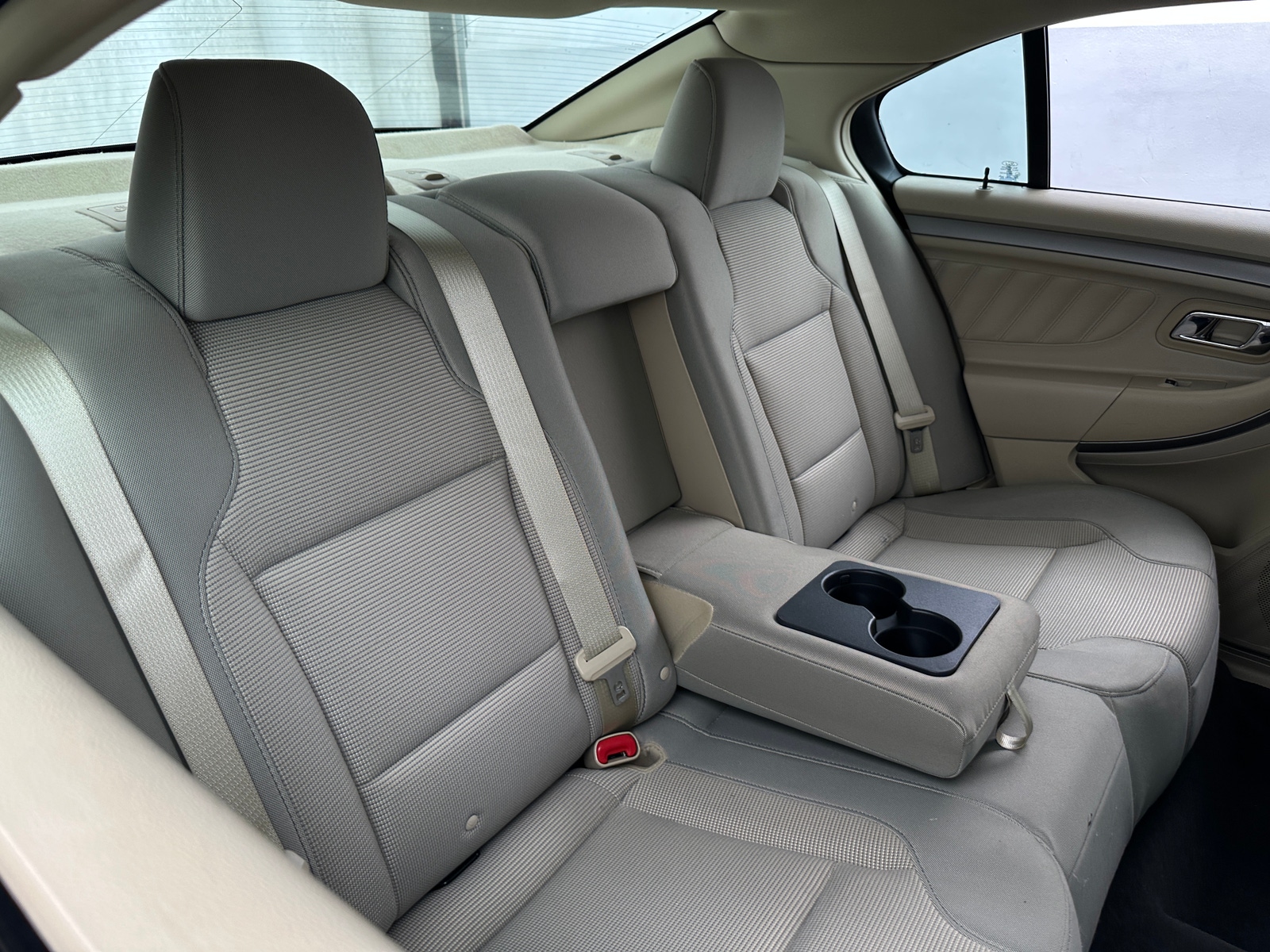 Thumbnail: 2015 Ford Taurus - 6