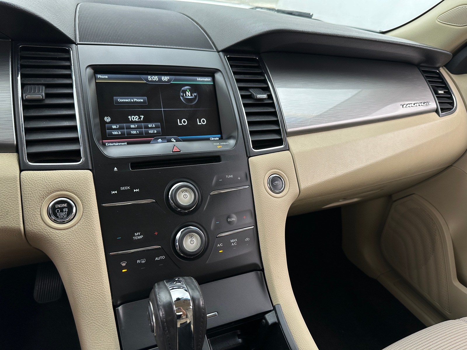 Thumbnail: 2015 Ford Taurus - 4