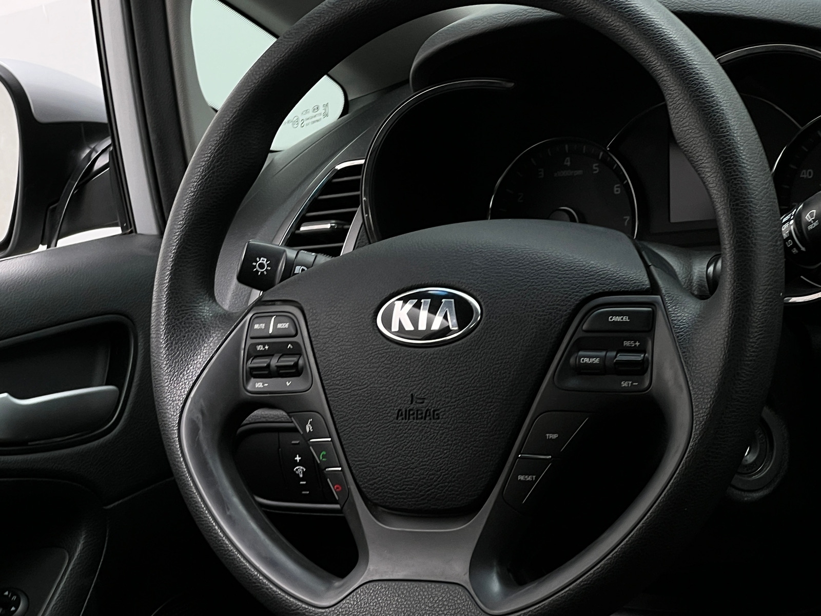 Thumbnail: 2018 Kia Forte - 5