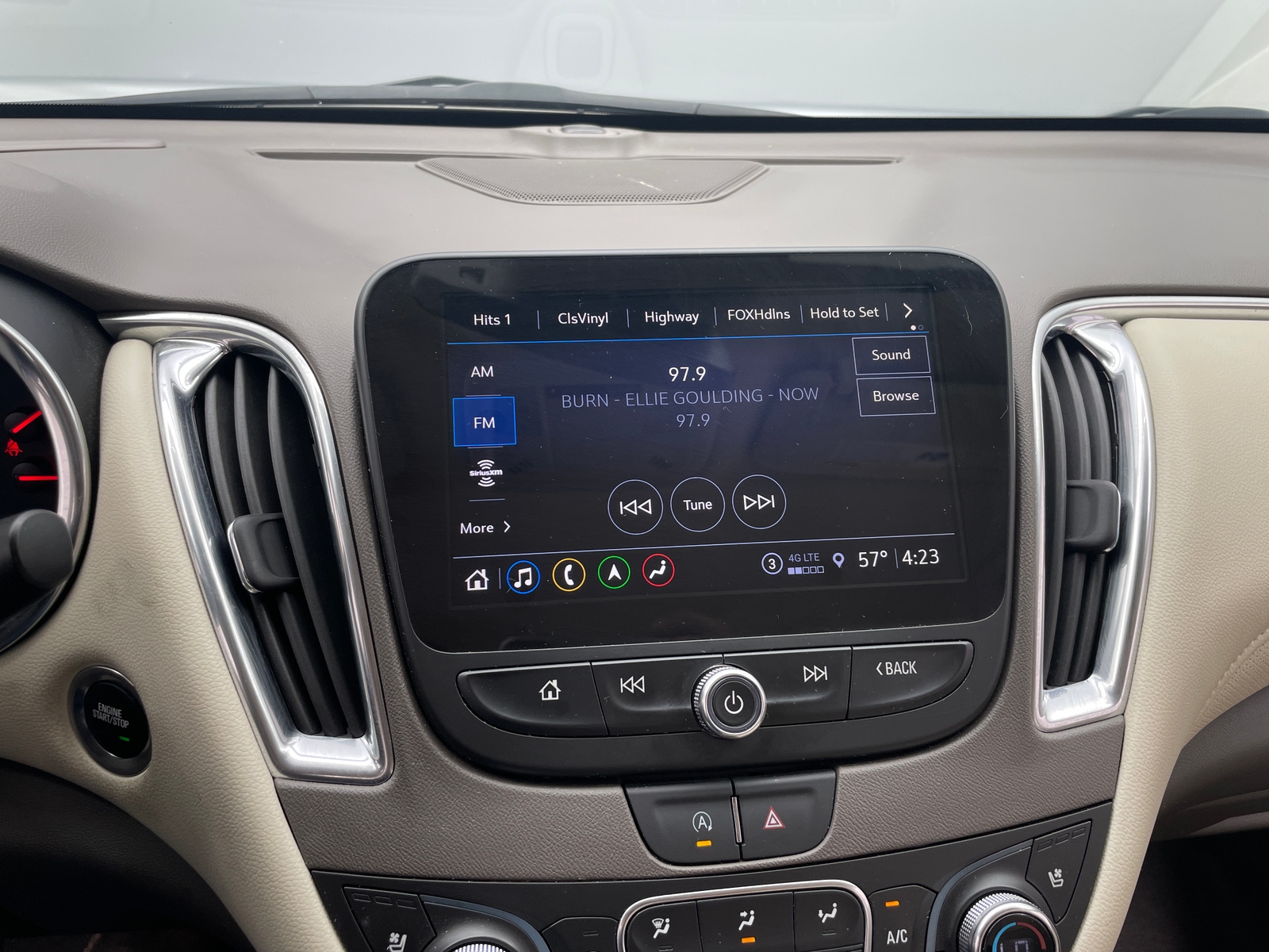 Thumbnail: 2024 Chevrolet Malibu - 3