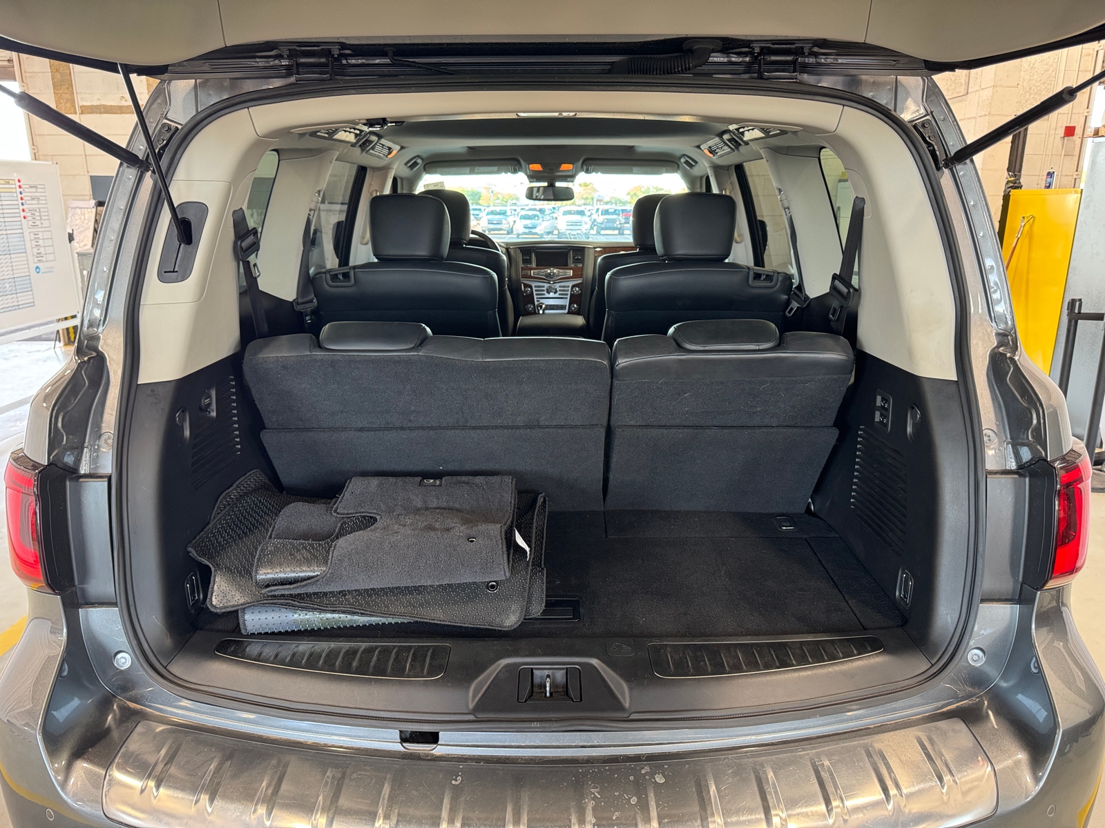 Thumbnail: 2018 INFINITI QX80 - 6