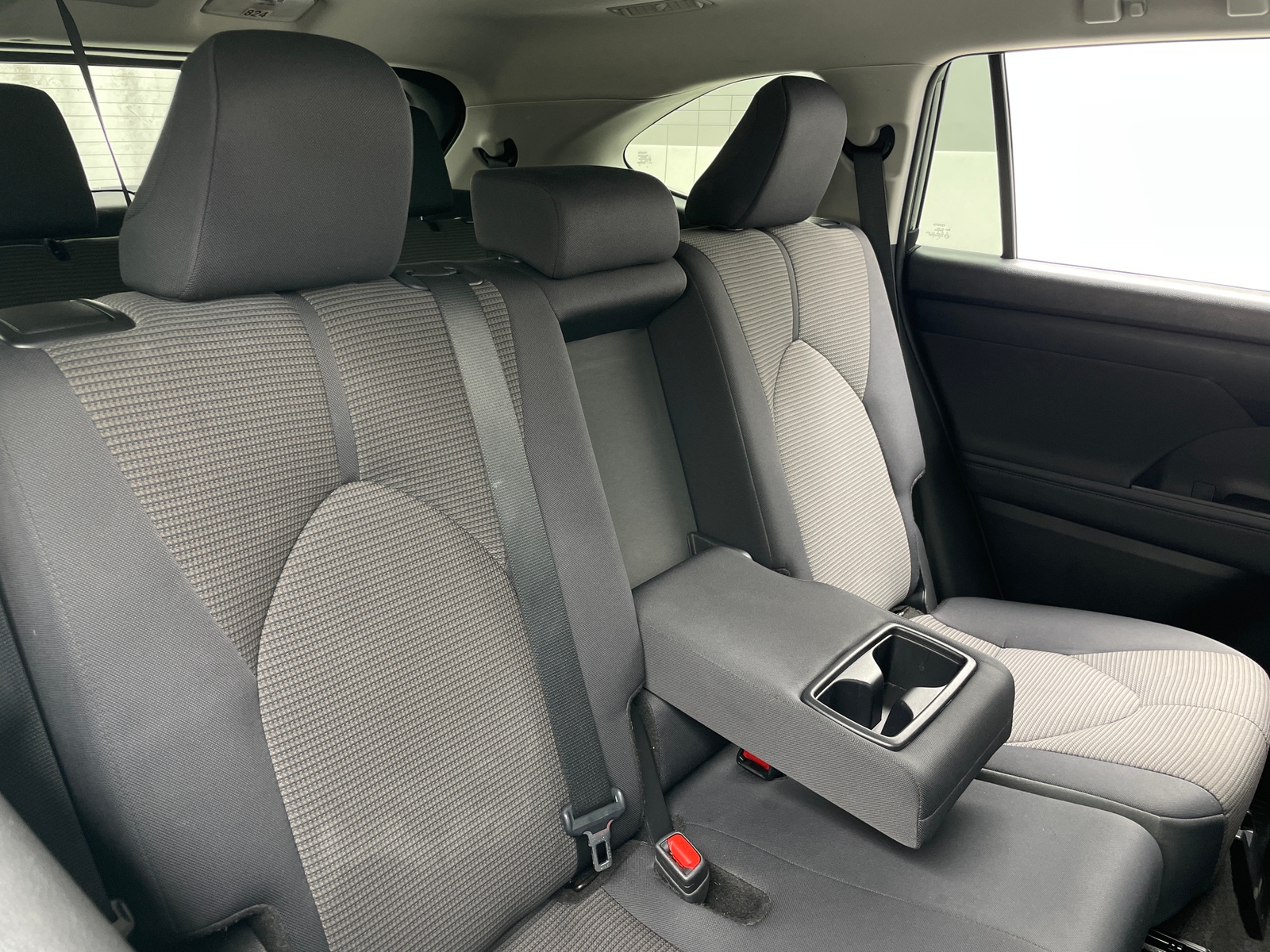 Thumbnail: 2024 Toyota Highlander - 6