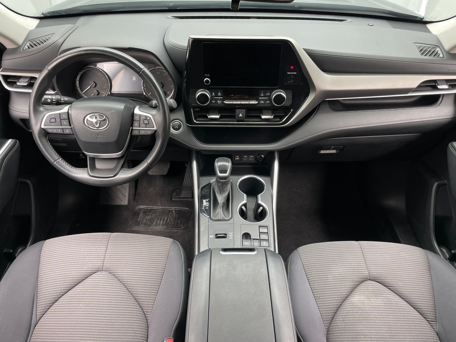 Thumbnail: 2024 Toyota Highlander - 3