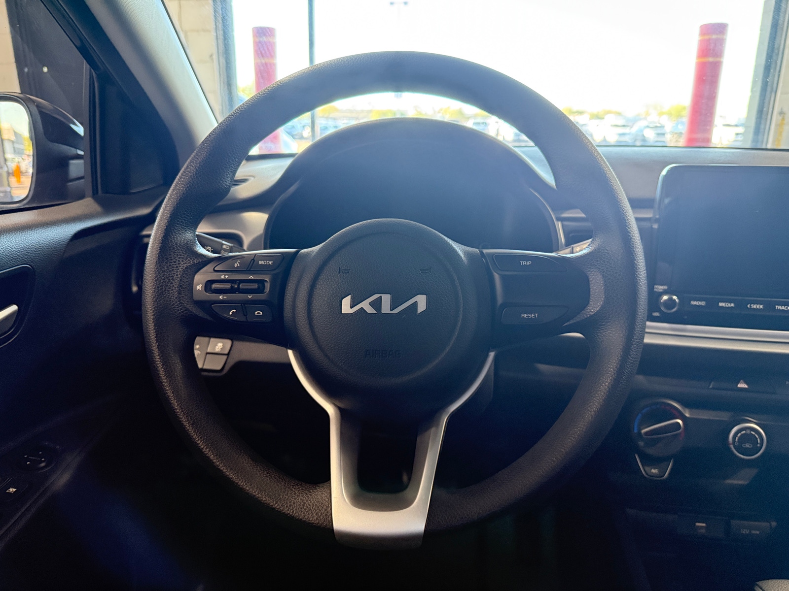 Thumbnail: 2022 Kia Rio - 5