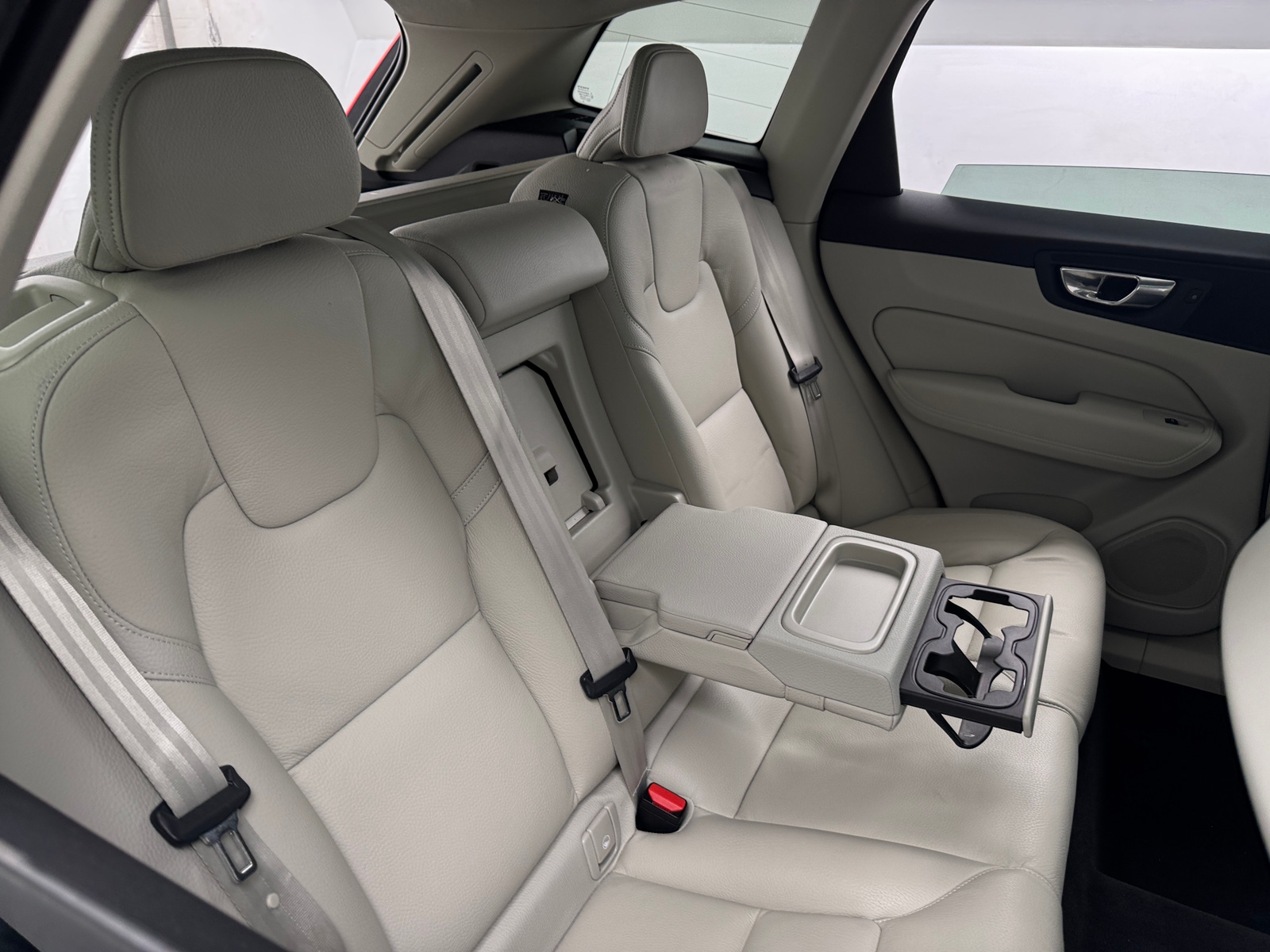 Thumbnail: 2021 Volvo XC60 - 5