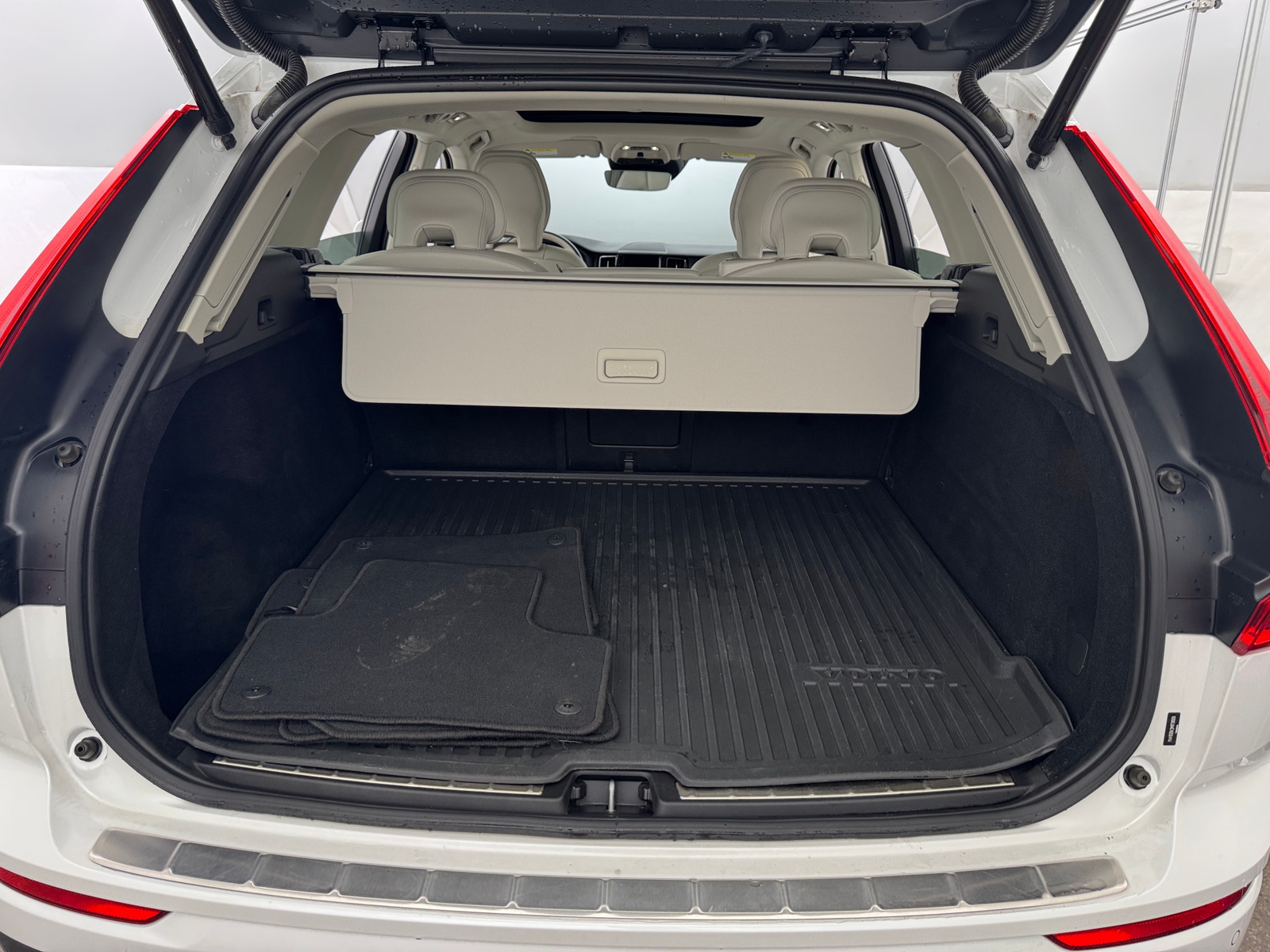 Thumbnail: 2021 Volvo XC60 - 6