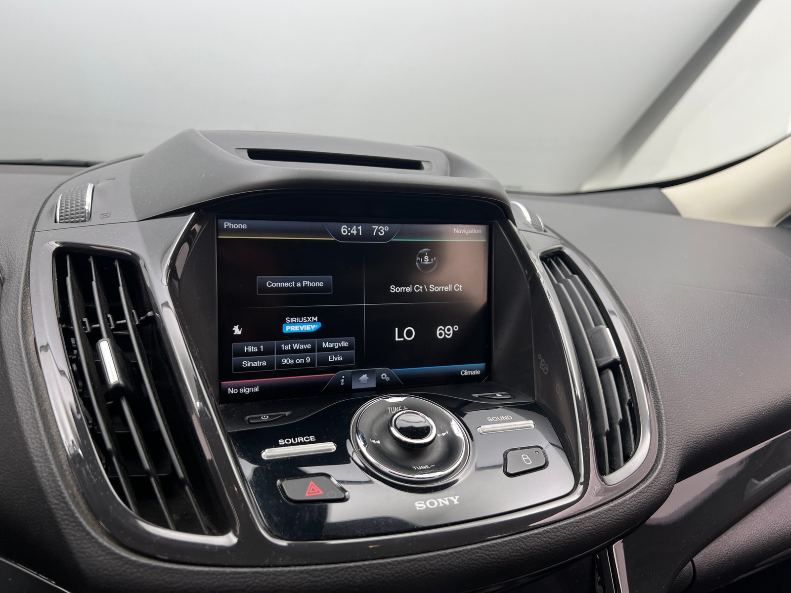 Thumbnail: 2015 Ford Escape - 3