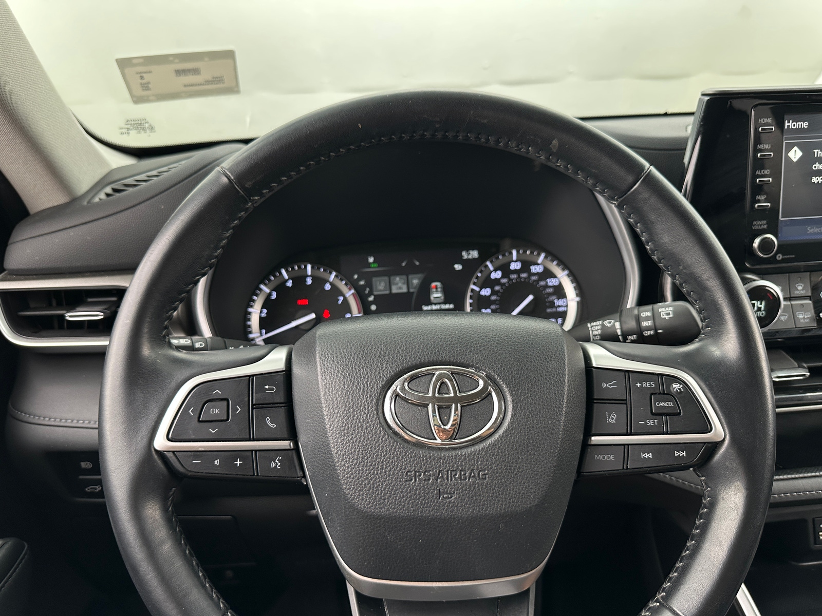 Thumbnail: 2022 Toyota Highlander - 4