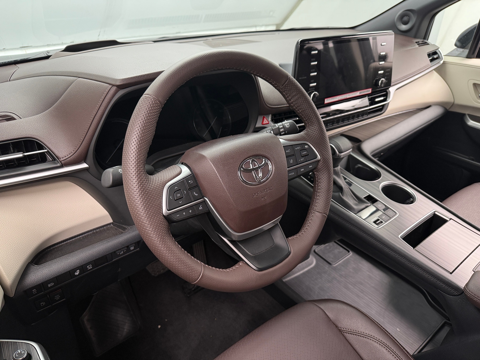 Thumbnail: 2024 Toyota Sienna - 4