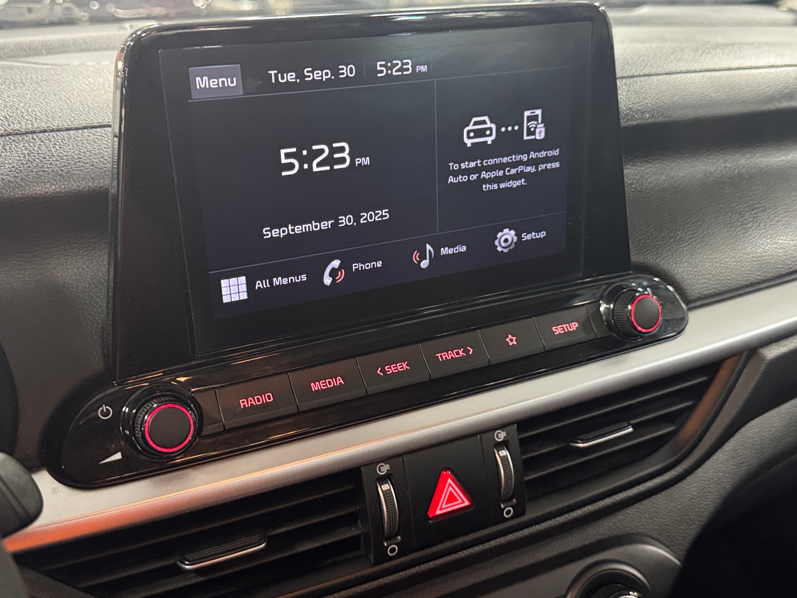 Thumbnail: 2024 Kia Forte - 4