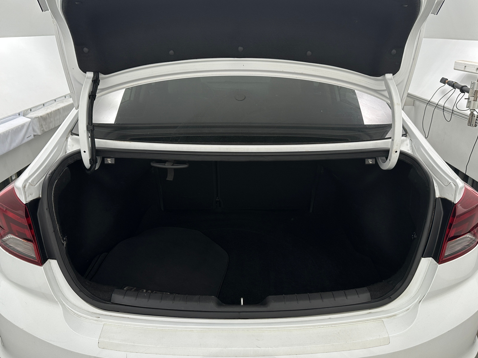 Thumbnail: 2020 Hyundai Elantra - 7
