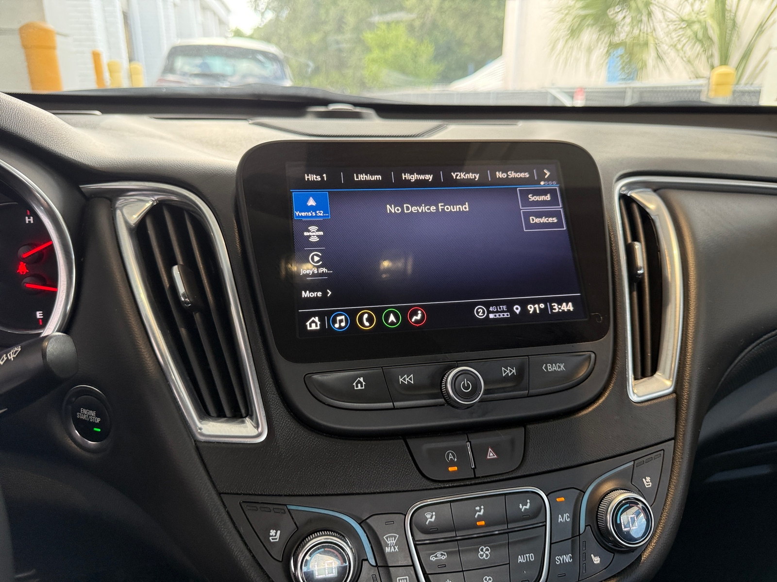 Thumbnail: 2024 Chevrolet Malibu - 3