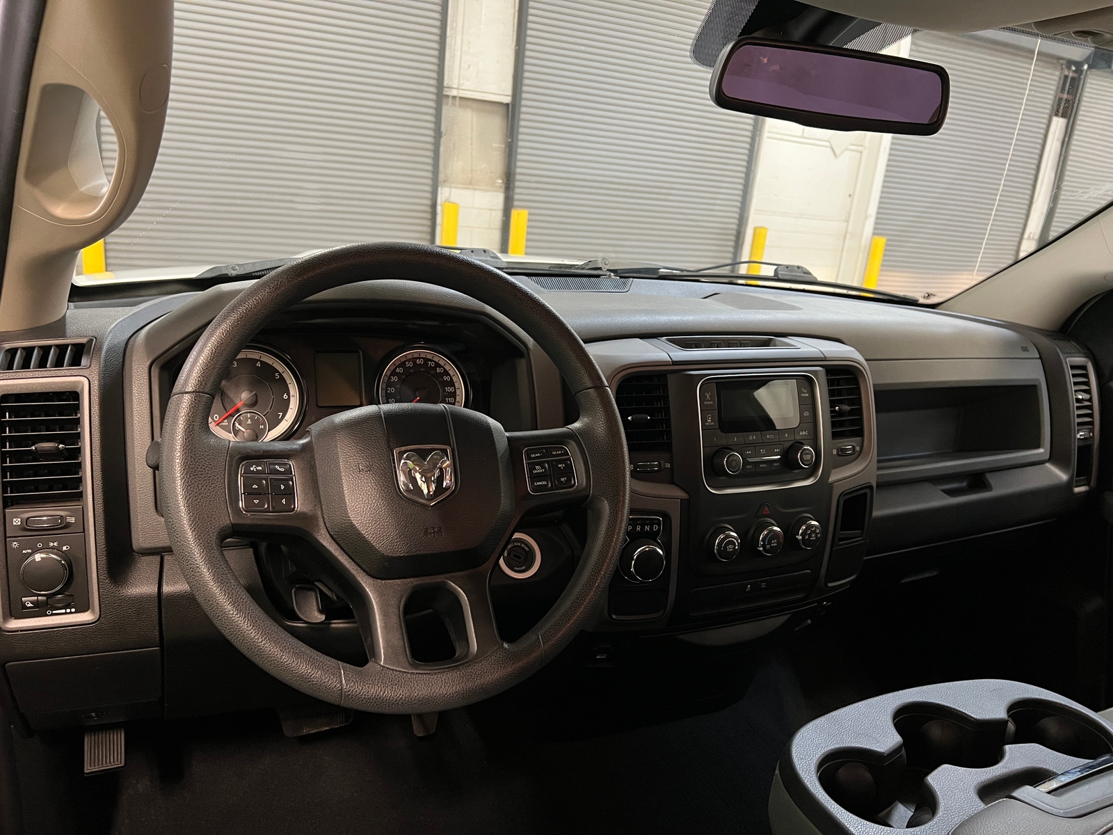 Thumbnail: 2019 RAM 1500 Classic - 3